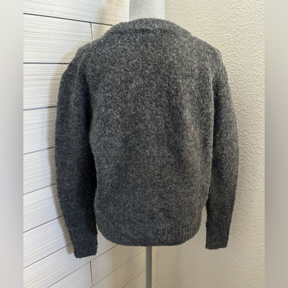 H&M Women’s Gray Knit Sweater Size‎ SMALL - Picture 2 of 7